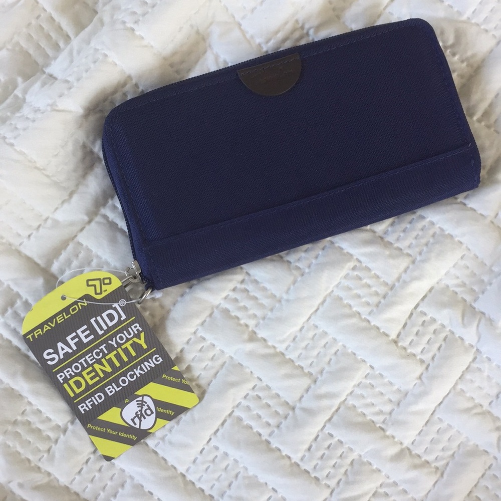 Travelon Wallet